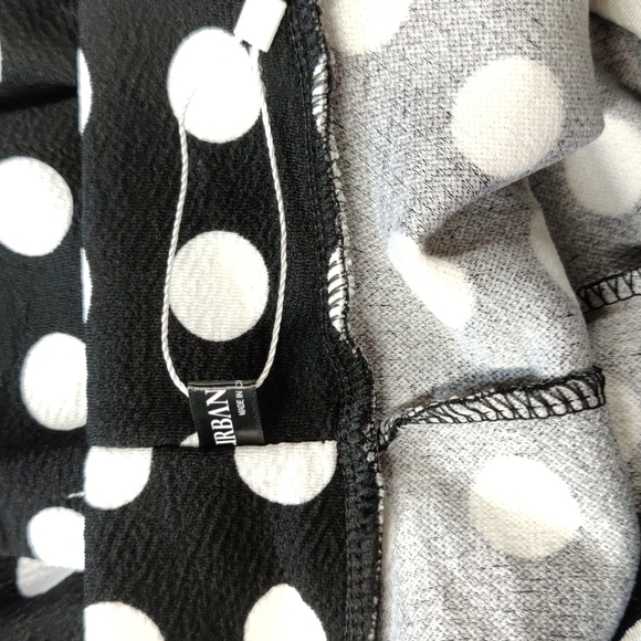 Urban coco black with white polka dots skater skirt, size small, NWOT - Picture 4 of 8
